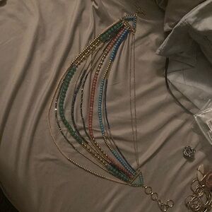 Women’s fashion jewelry statement necklace